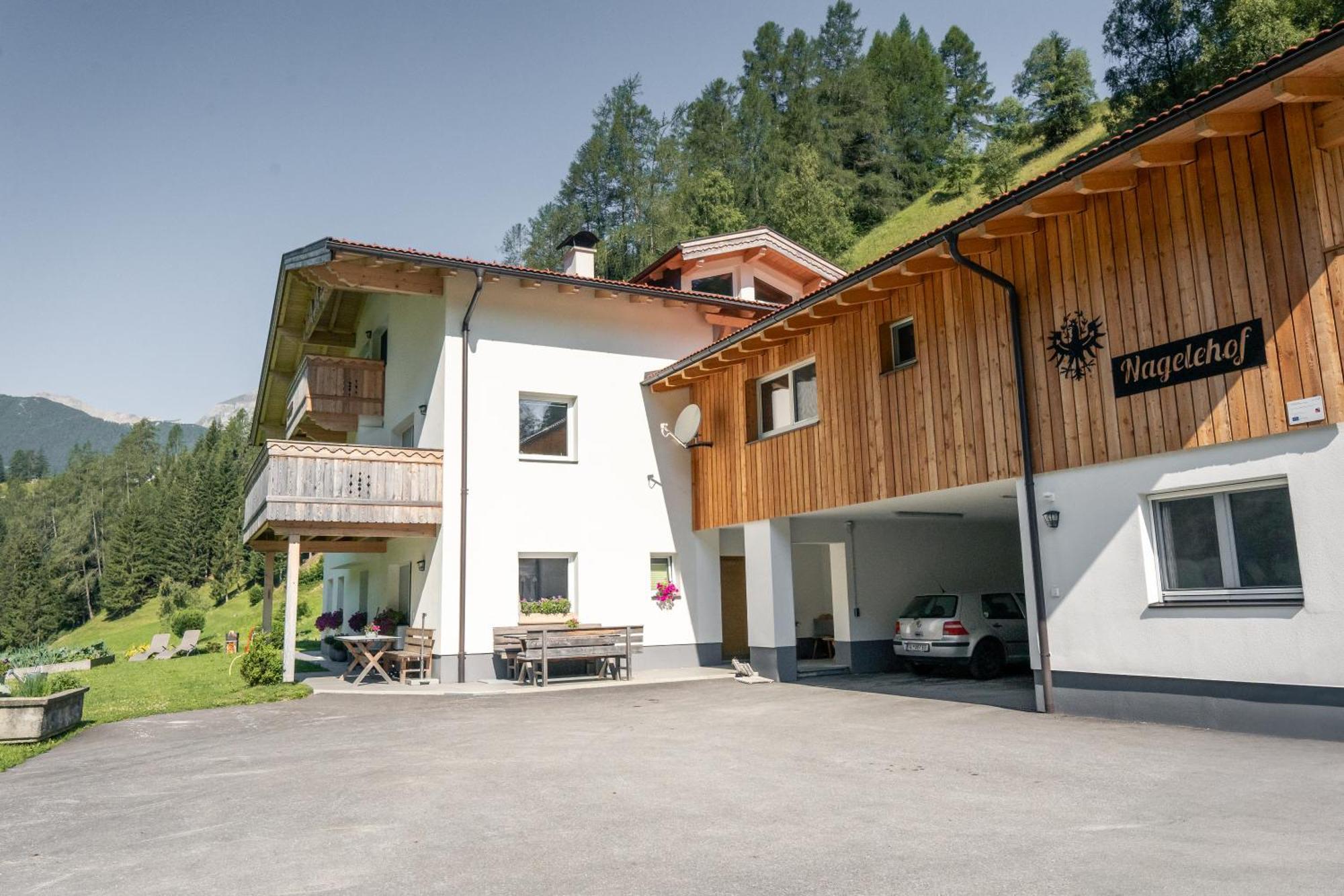Nagelehof Apartment Blaser Navis Exterior photo